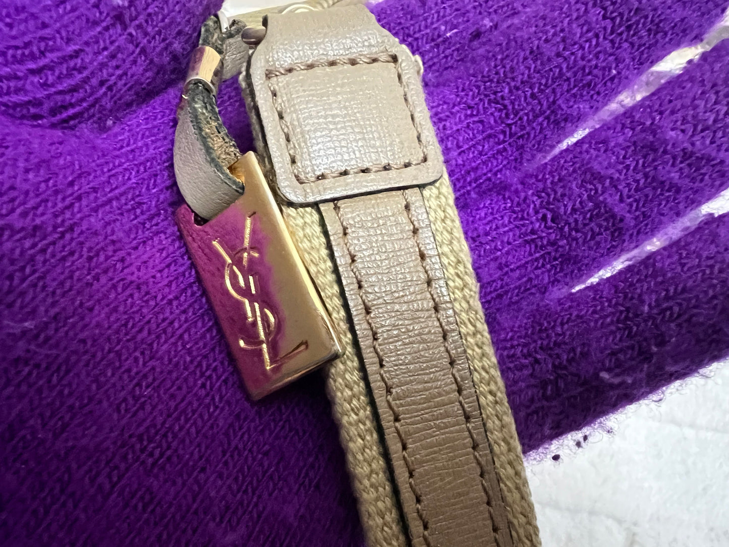 Y _ S _ L WRISTLET