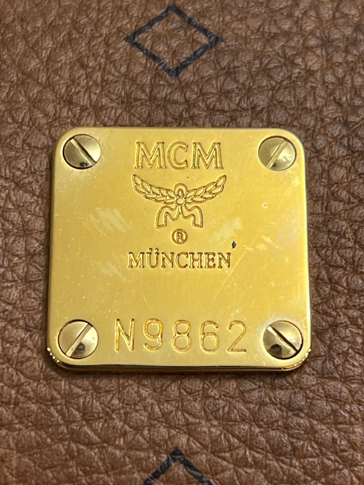MCM BOSTON CHOCO 25 w/ BONE