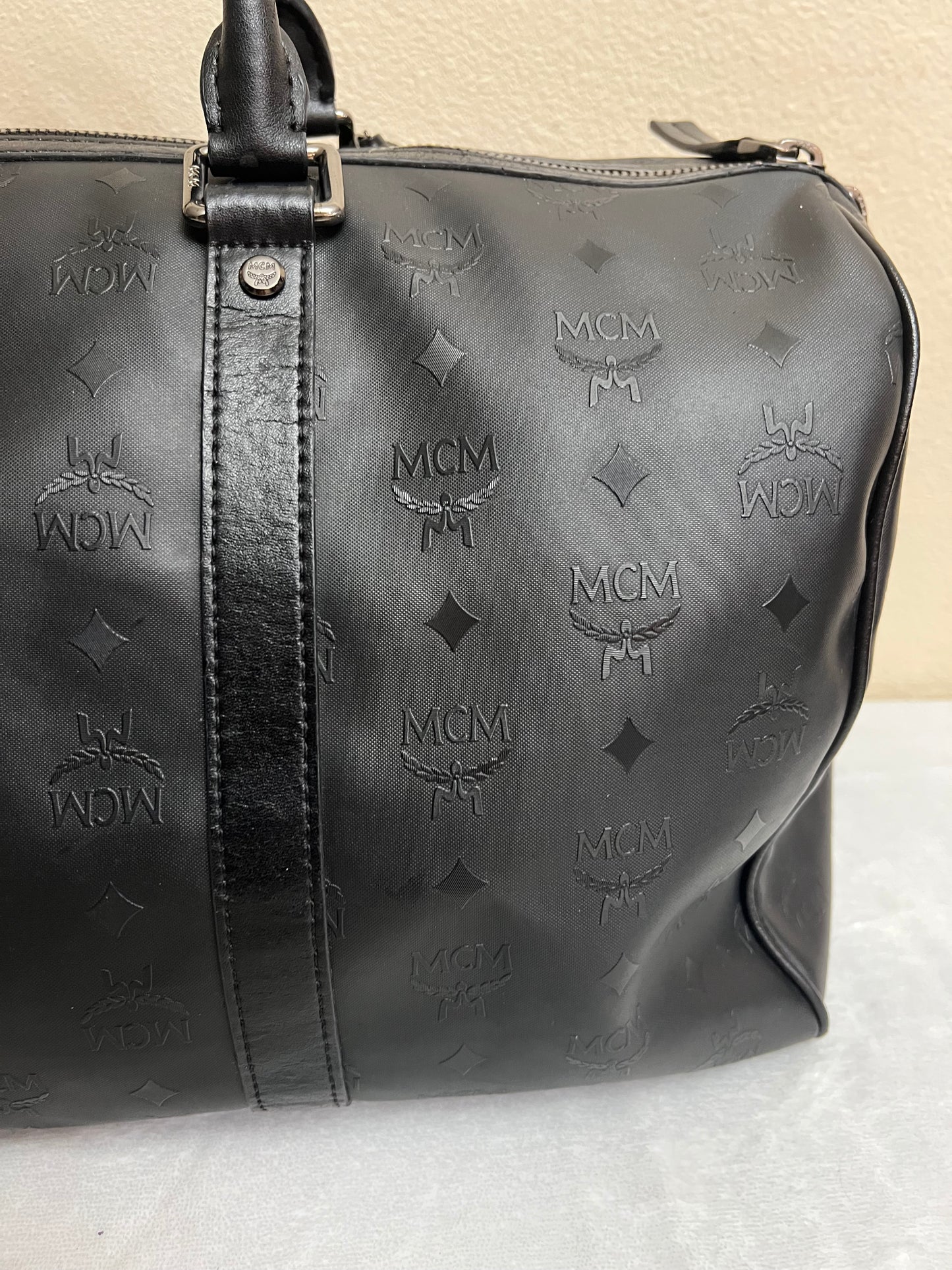 DUFFLE 45 BLACK ON BLACK