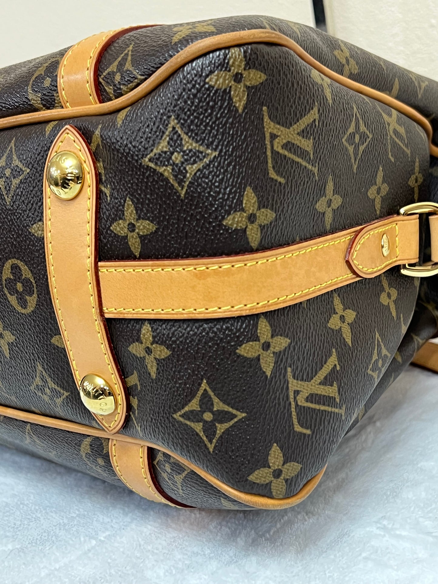 STRESSA MONOGRAM