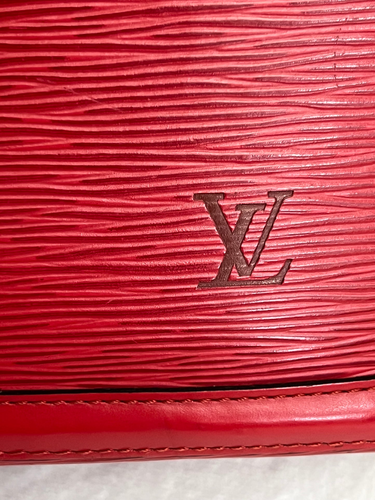 LUSSAC EPI RED