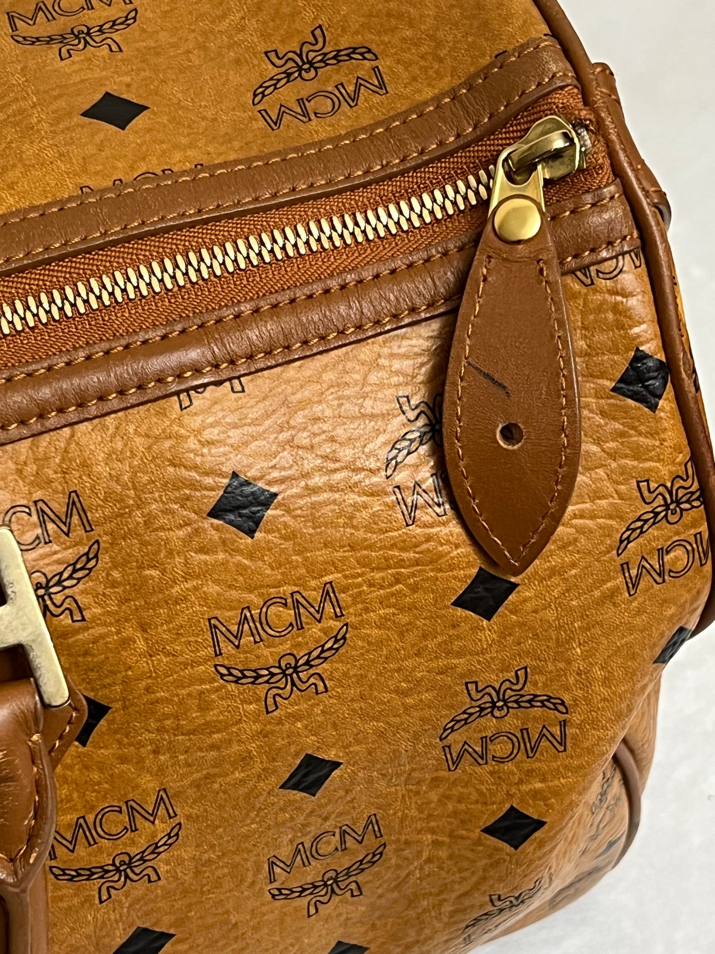 MCM DUFFLE 40 COGNAC