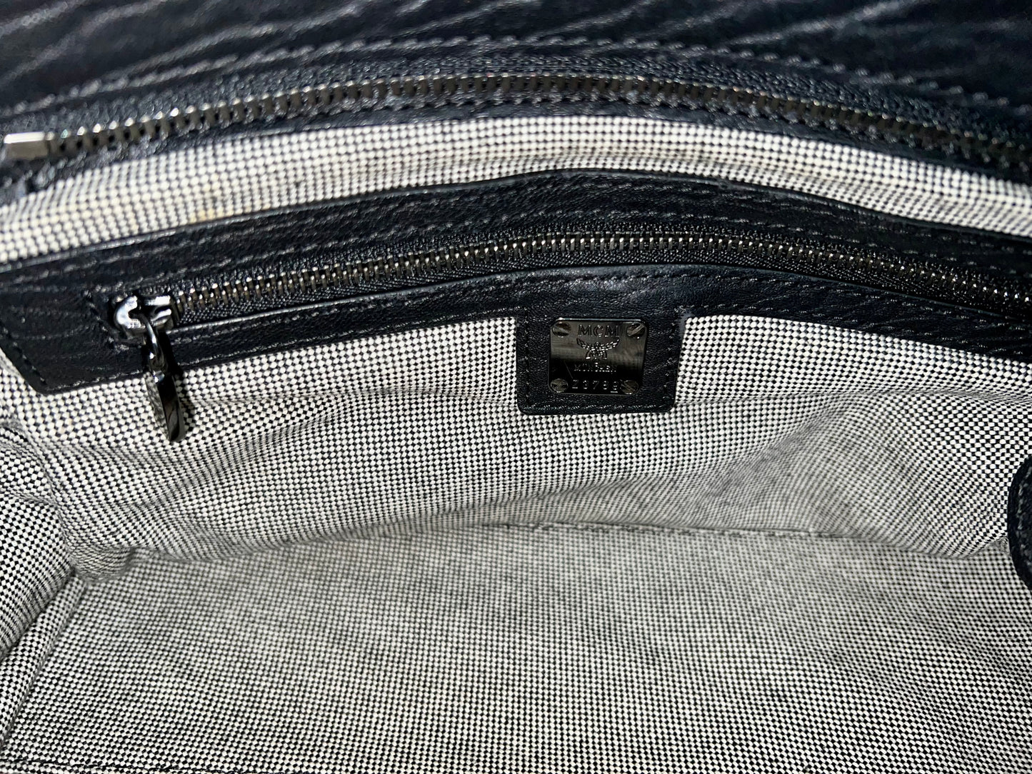 MCM 2WAY STUDS LTD BLACK