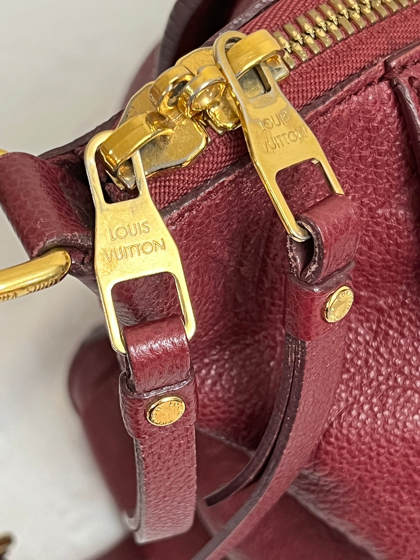 LUMINEUSE EMPRIENTE BURGUNDY