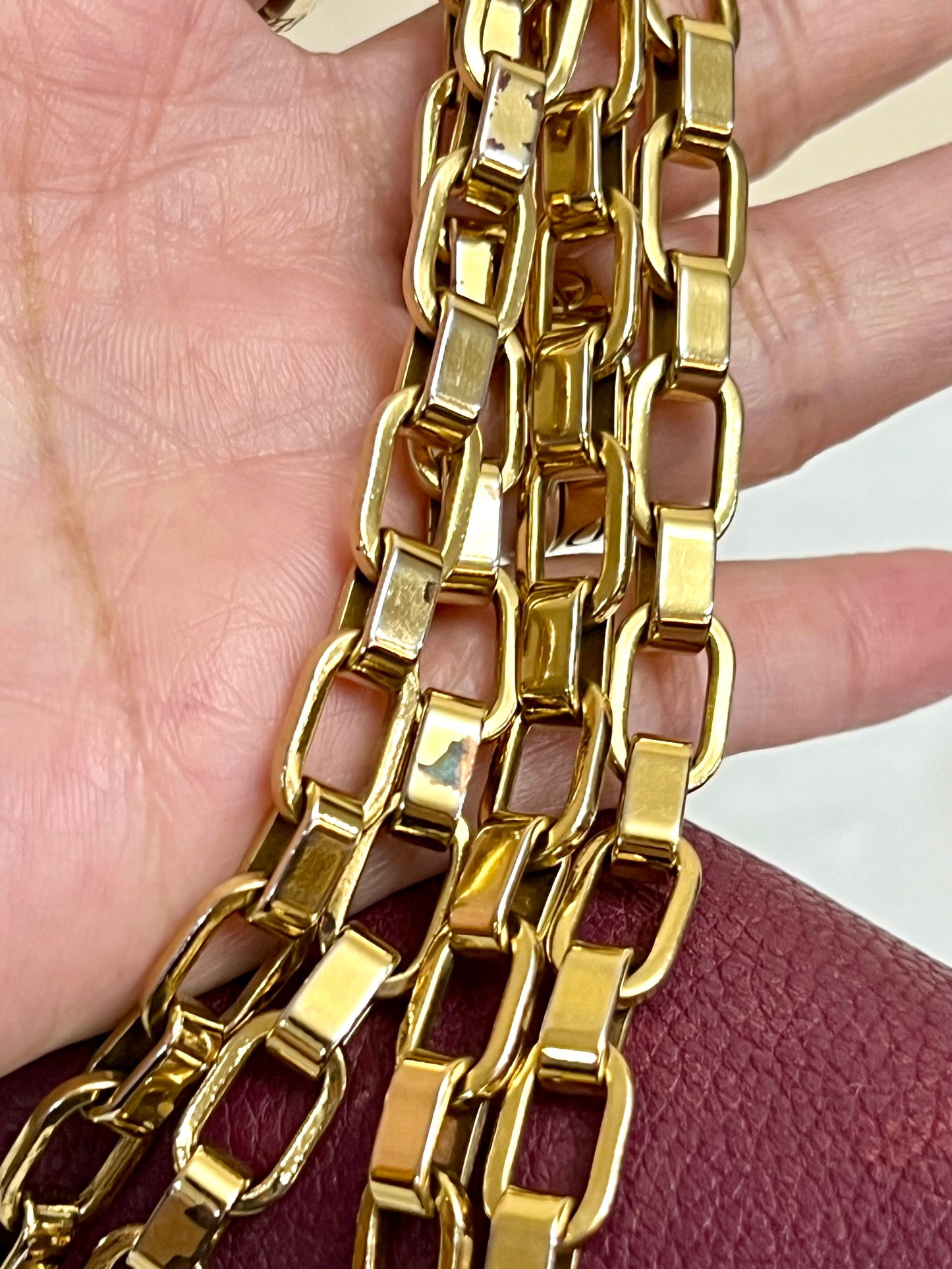 PALLAS CHAIN