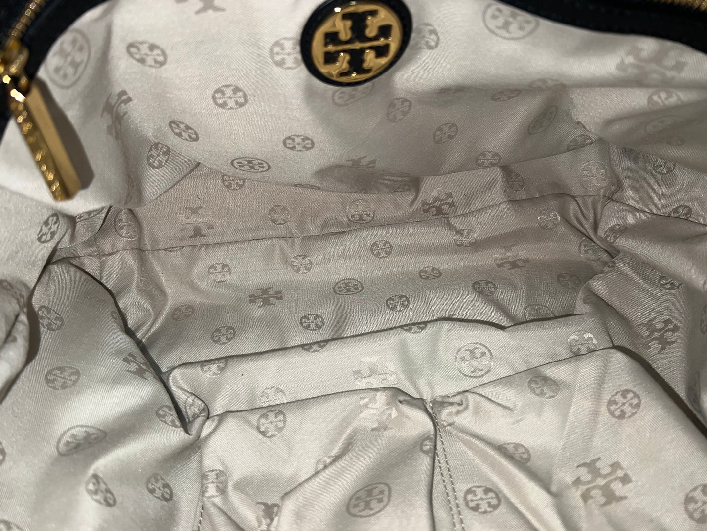 TO_RY BUR_CH TOTE
