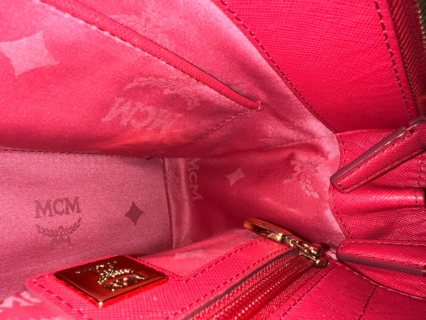 MCM SAFFIANO RED