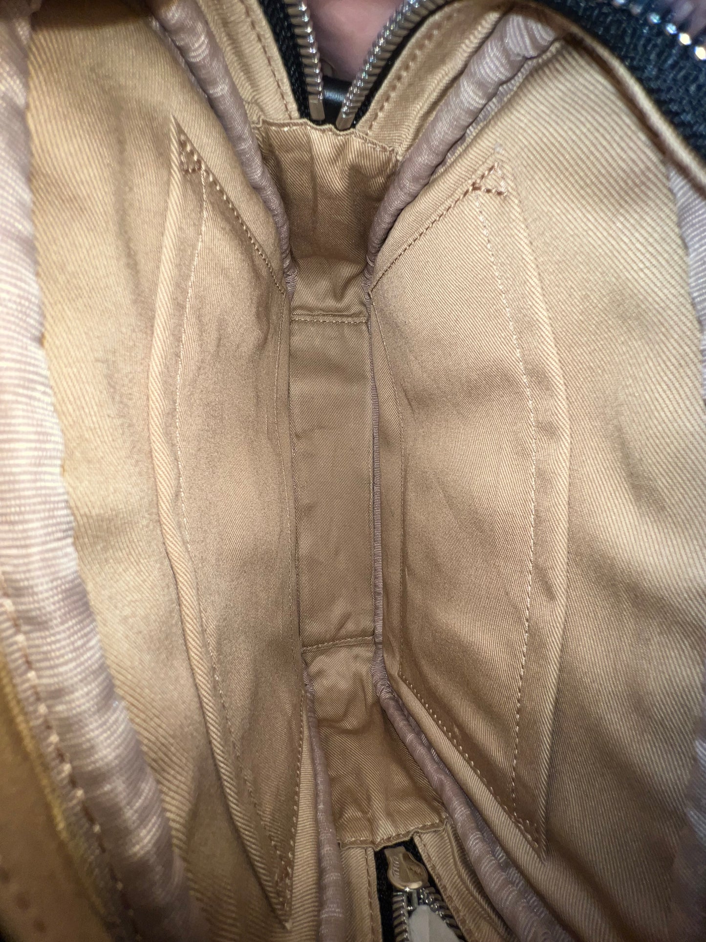 MCM AREN MESSENGER BAG