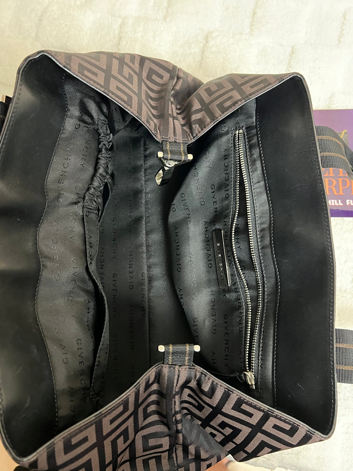 G_I_V_E_N_C_H_Y TOTE