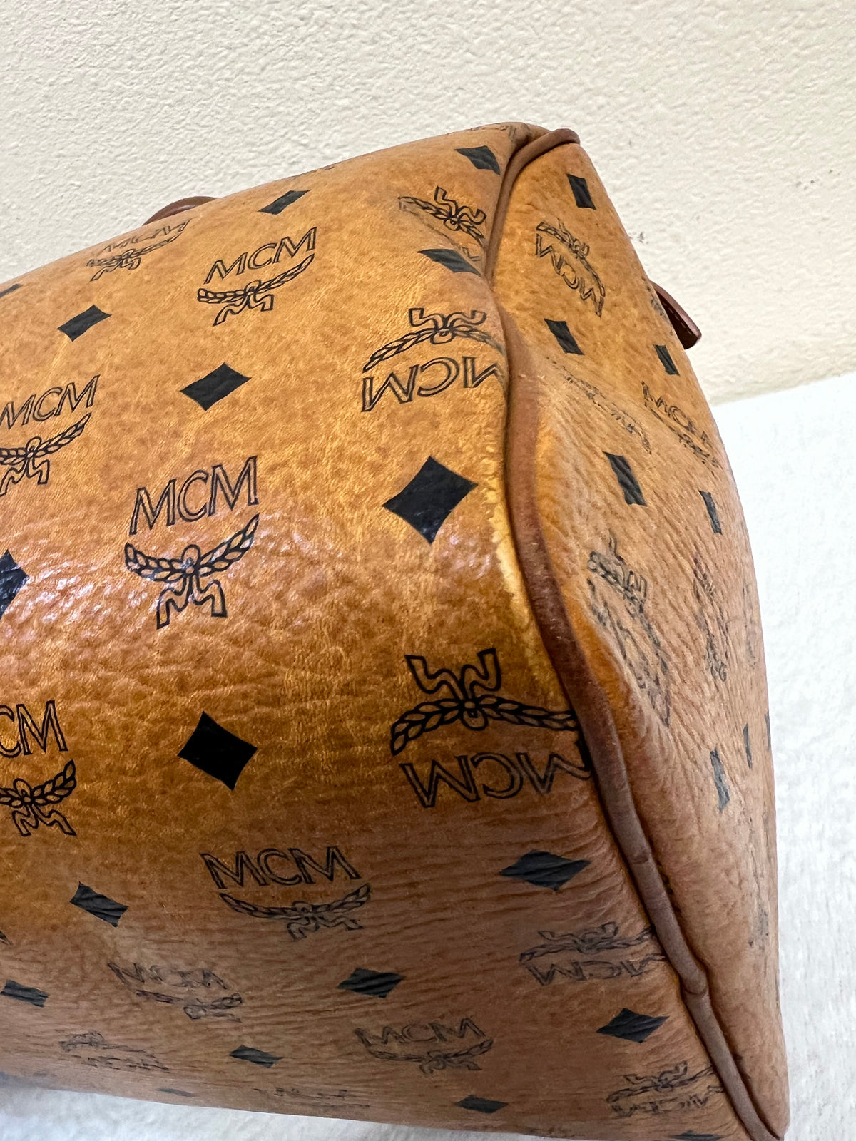 MCM DUFFLE 40 COGNAC