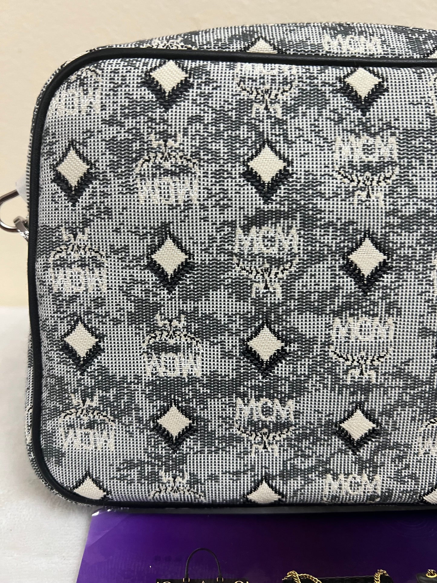 MCM AREN MESSENGER BAG