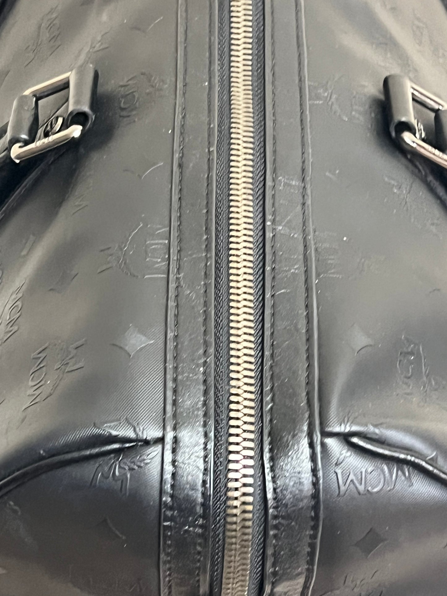 DUFFLE 45 BLACK ON BLACK