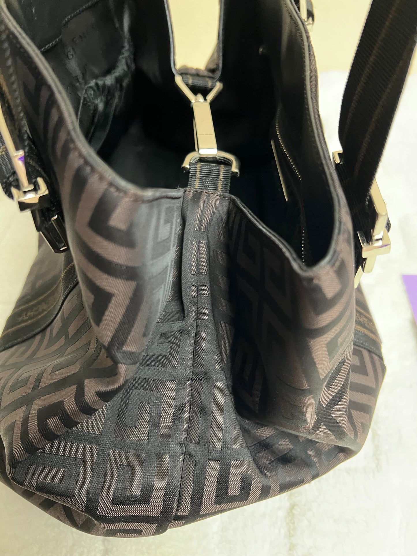 G_I_V_E_N_C_H_Y TOTE
