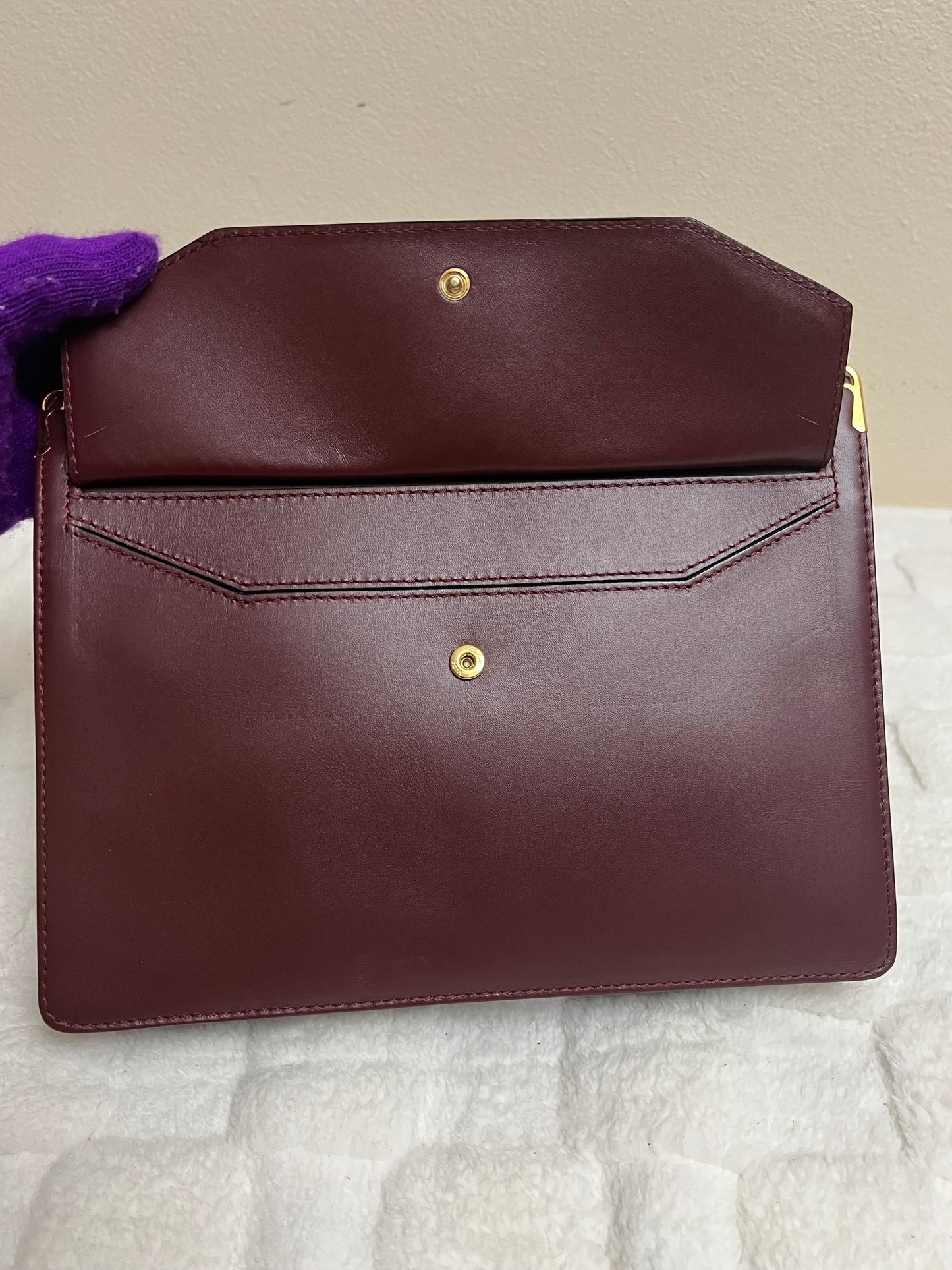 C_ A _ R _ T _ I _ E _ R CLUTCH MAROON