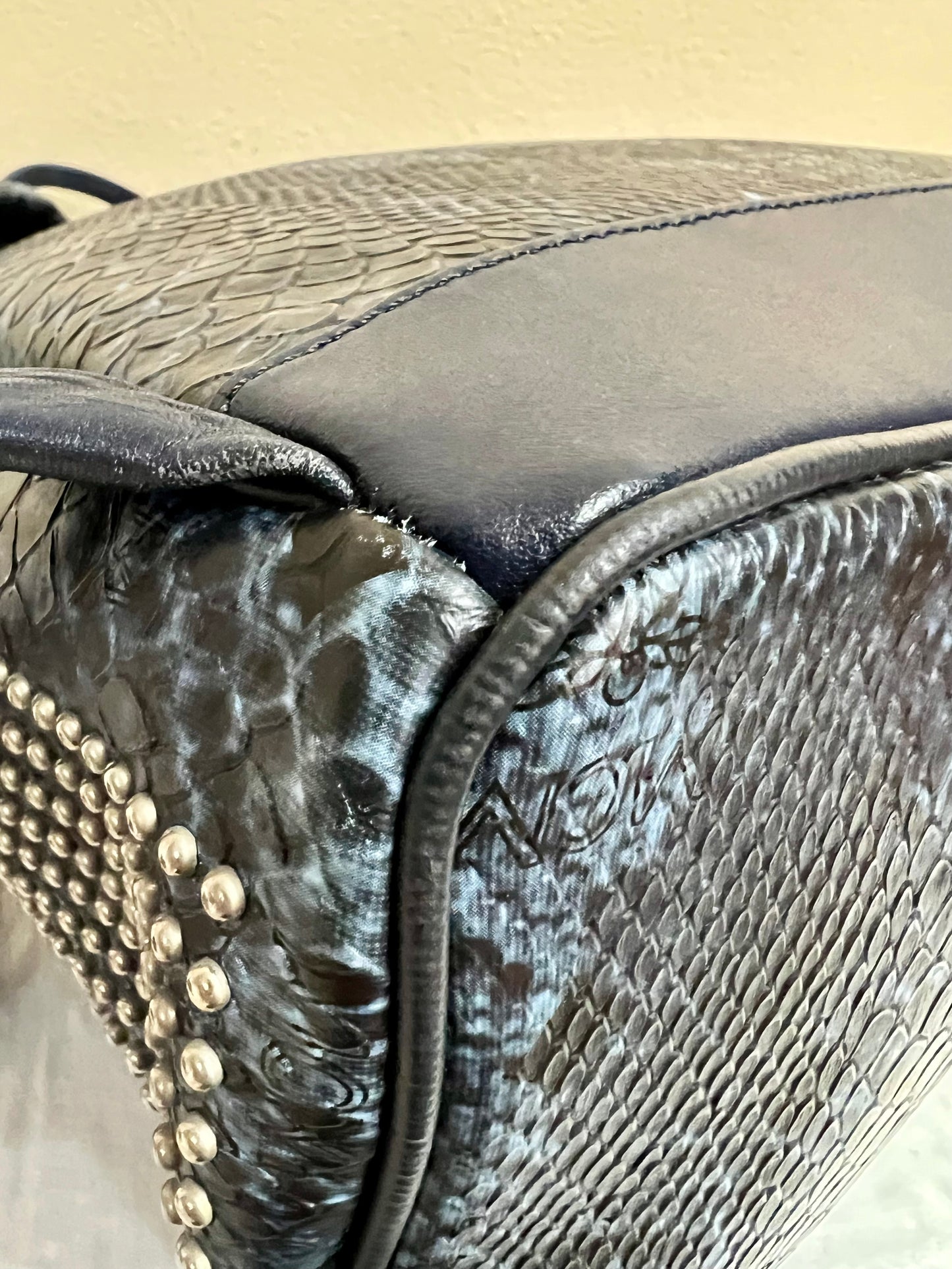 MCM BAGPACK SNAKESKIN LIMITED EDITION BLUE