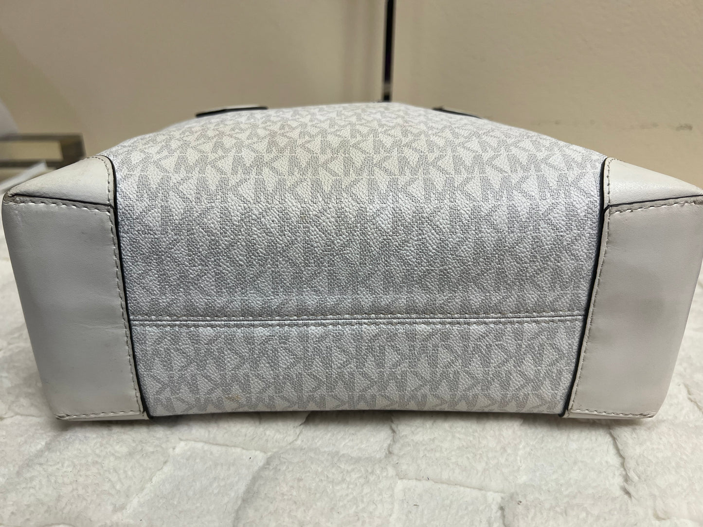 MK TOTE W/POUCH