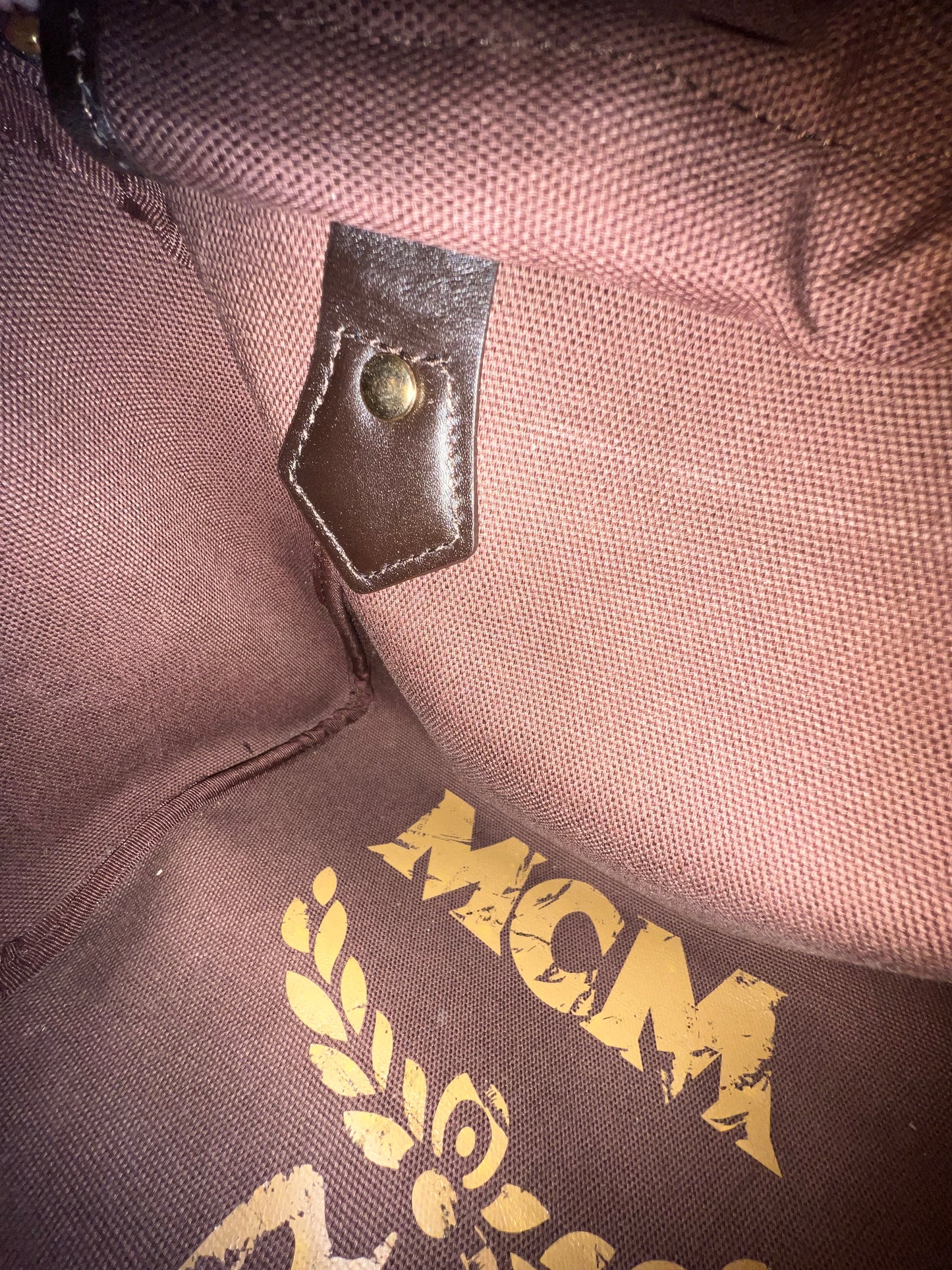 MCM BOSTON CHOCO 25 w/ BONE