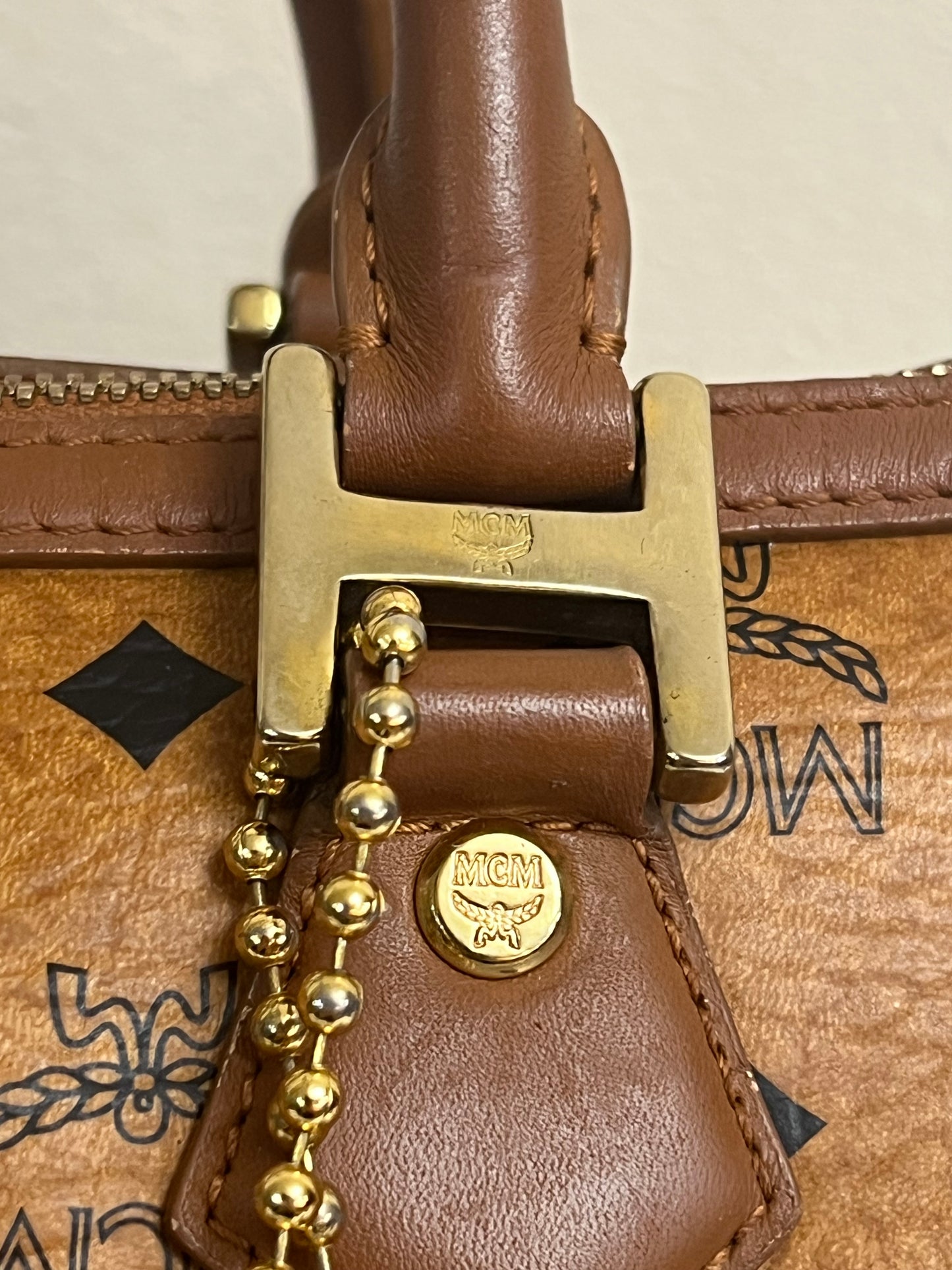 MCM BOSTON 25 W/ BONE