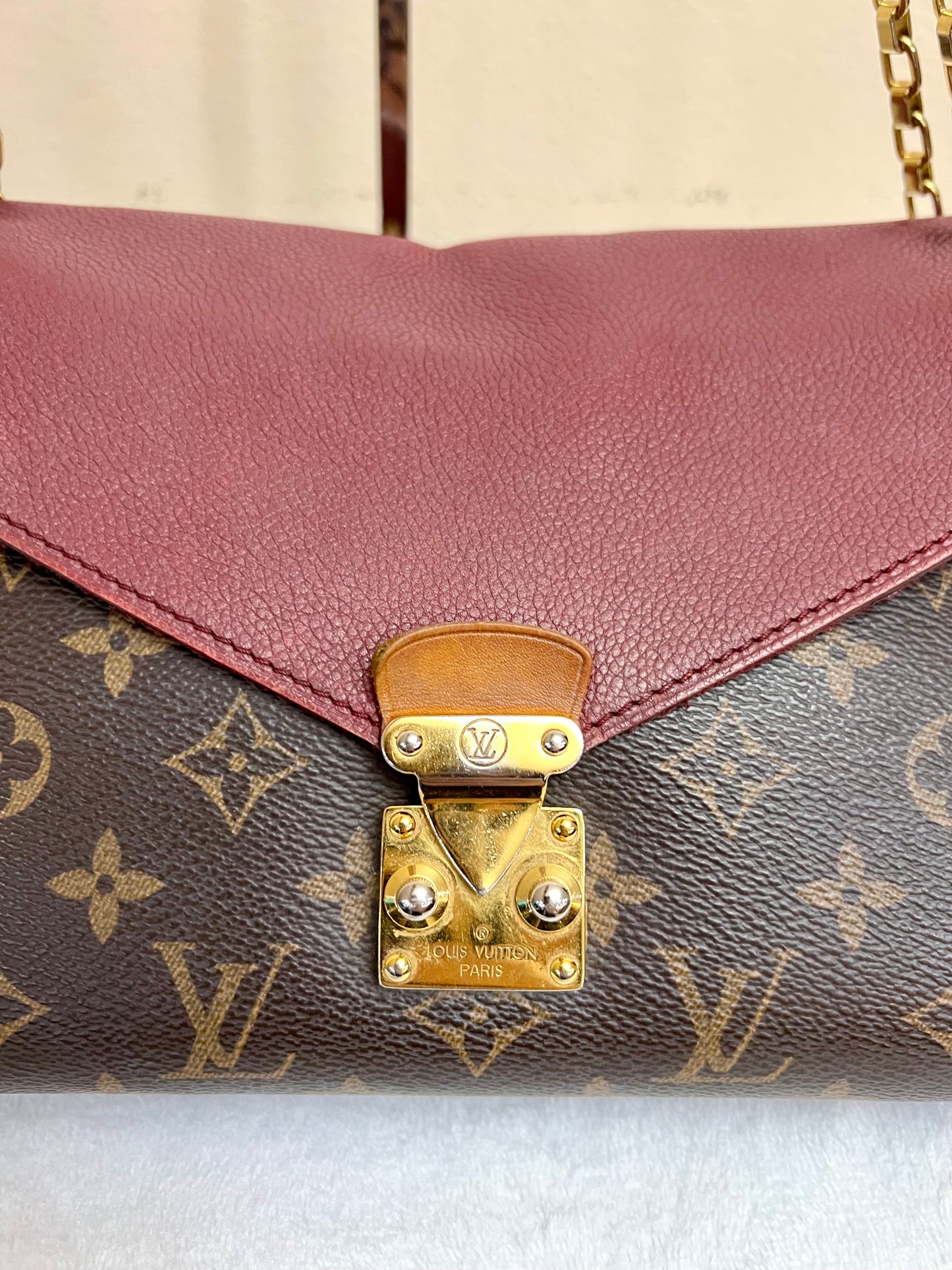 PALLAS CHAIN