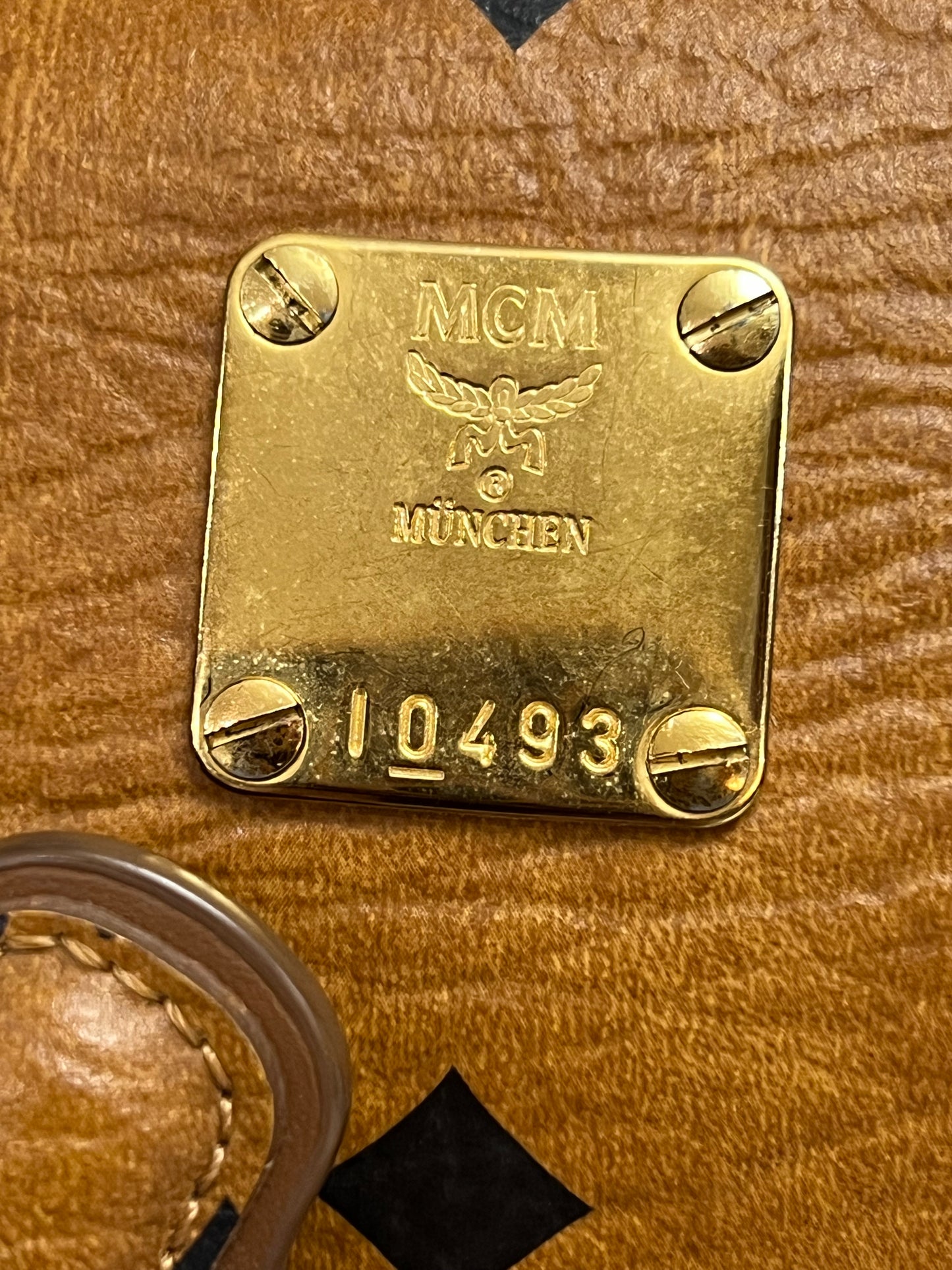 MCM BOSTON 20 COGNAC W/ TRAP
