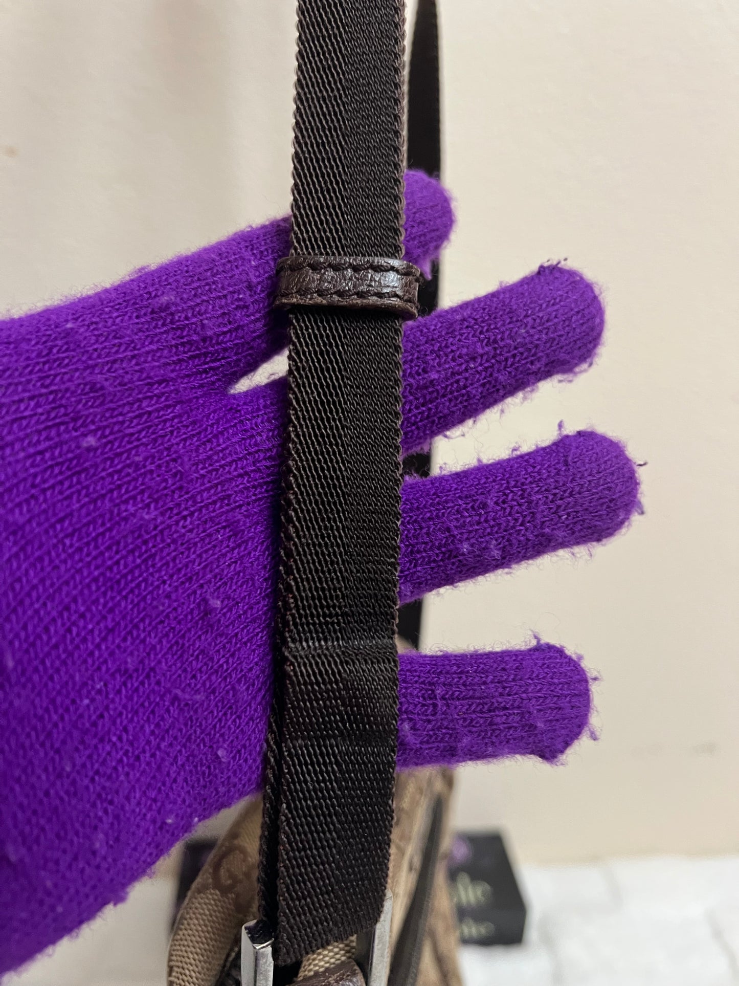 SUPREME CROSSBODY
