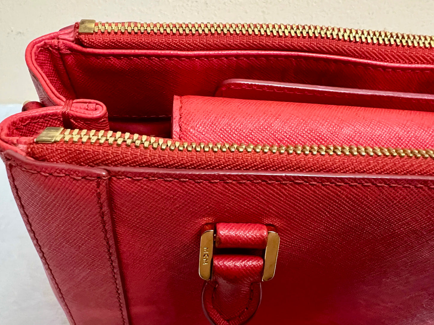 MCM SAFFIANO RED