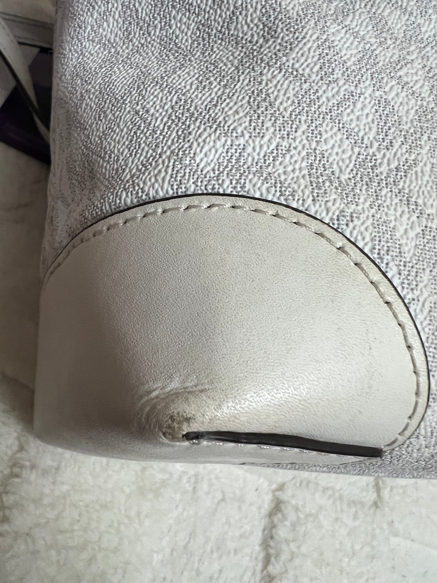 MK TOTE W/POUCH
