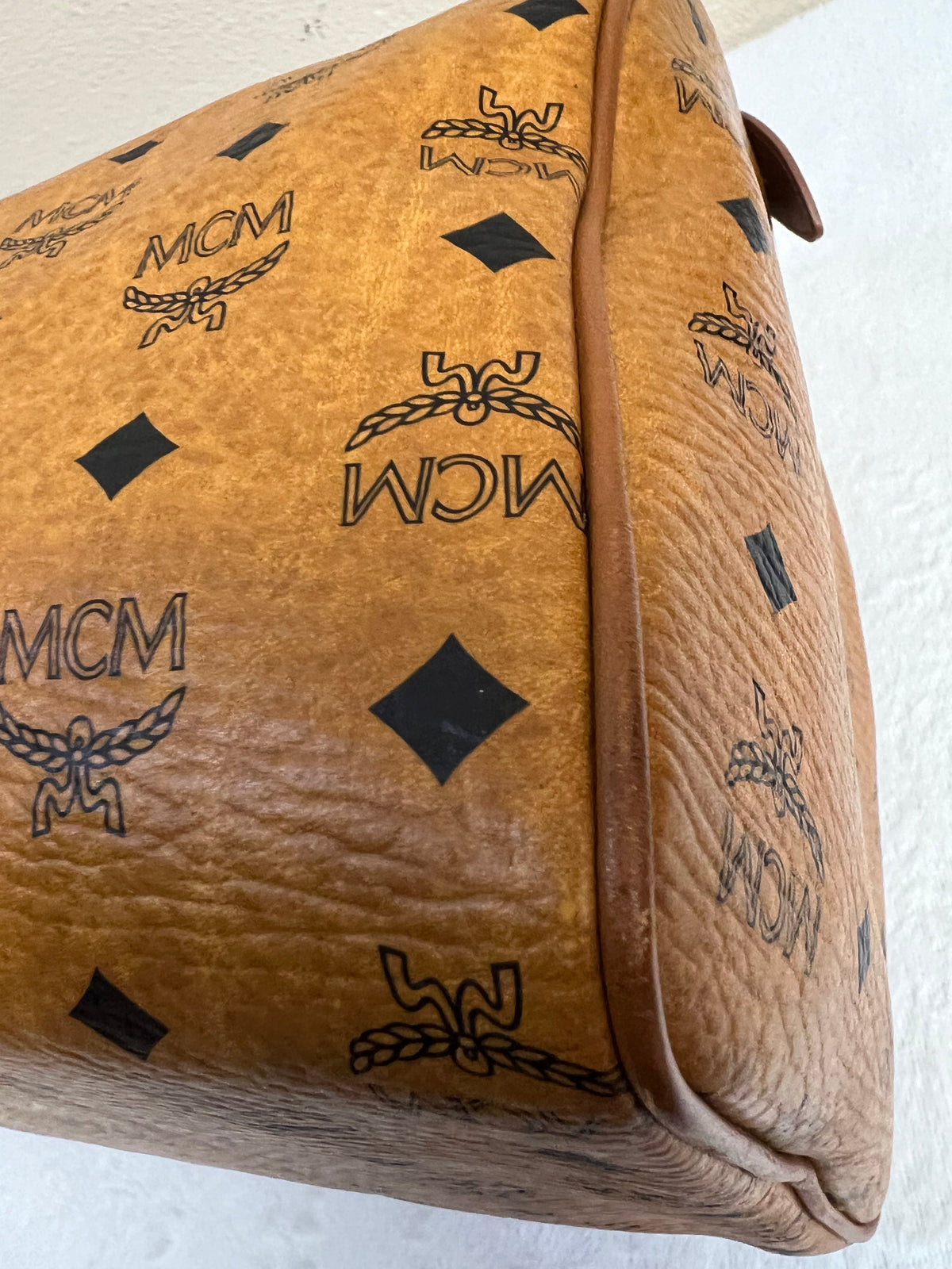 MCM DUFFLE 40 COGNAC
