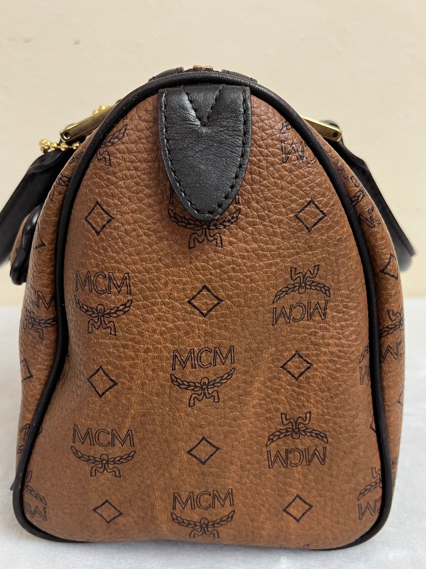 MCM BOSTON CHOCO 25 w/ BONE