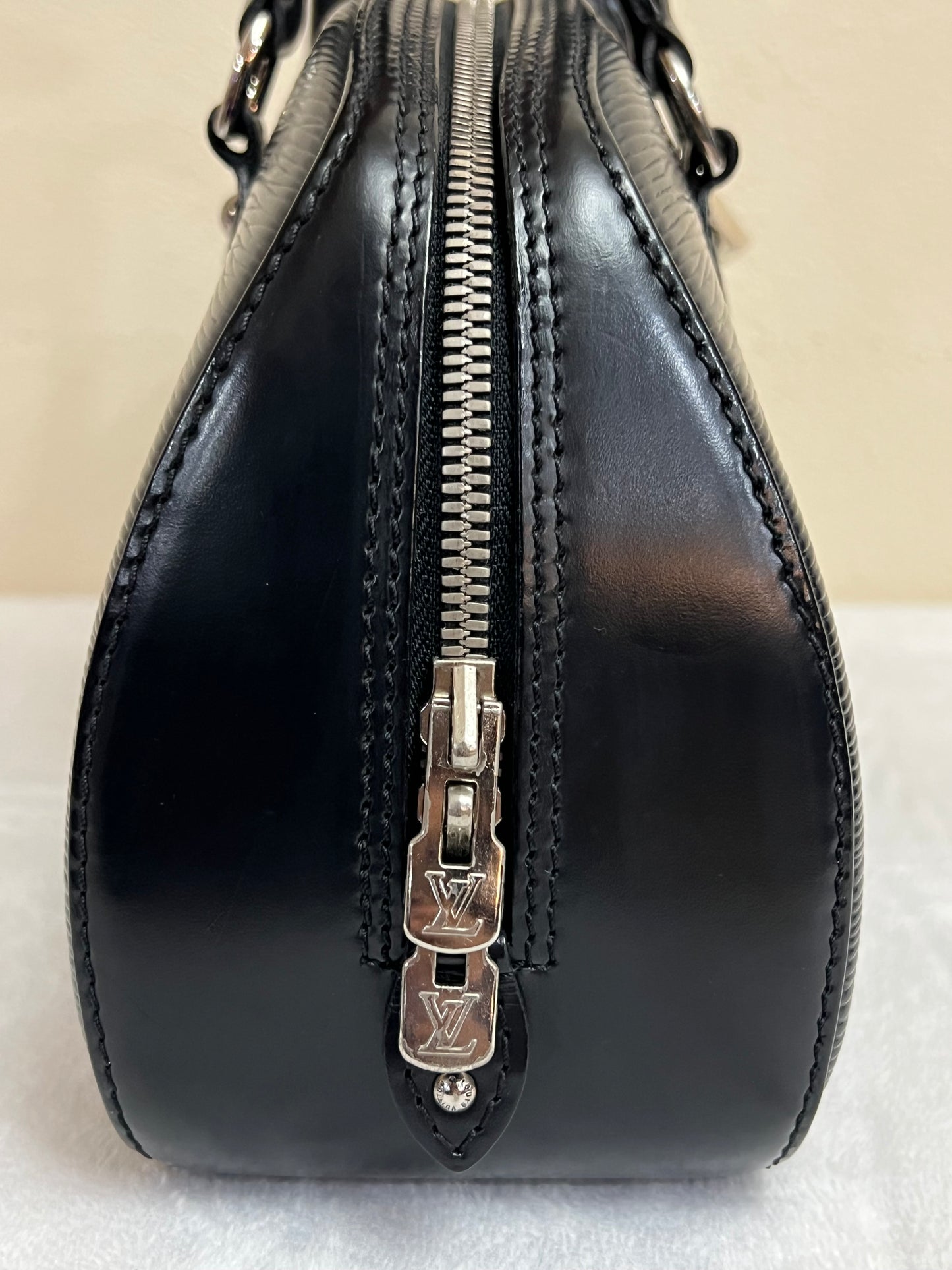 JASMINE EPI BLACK
