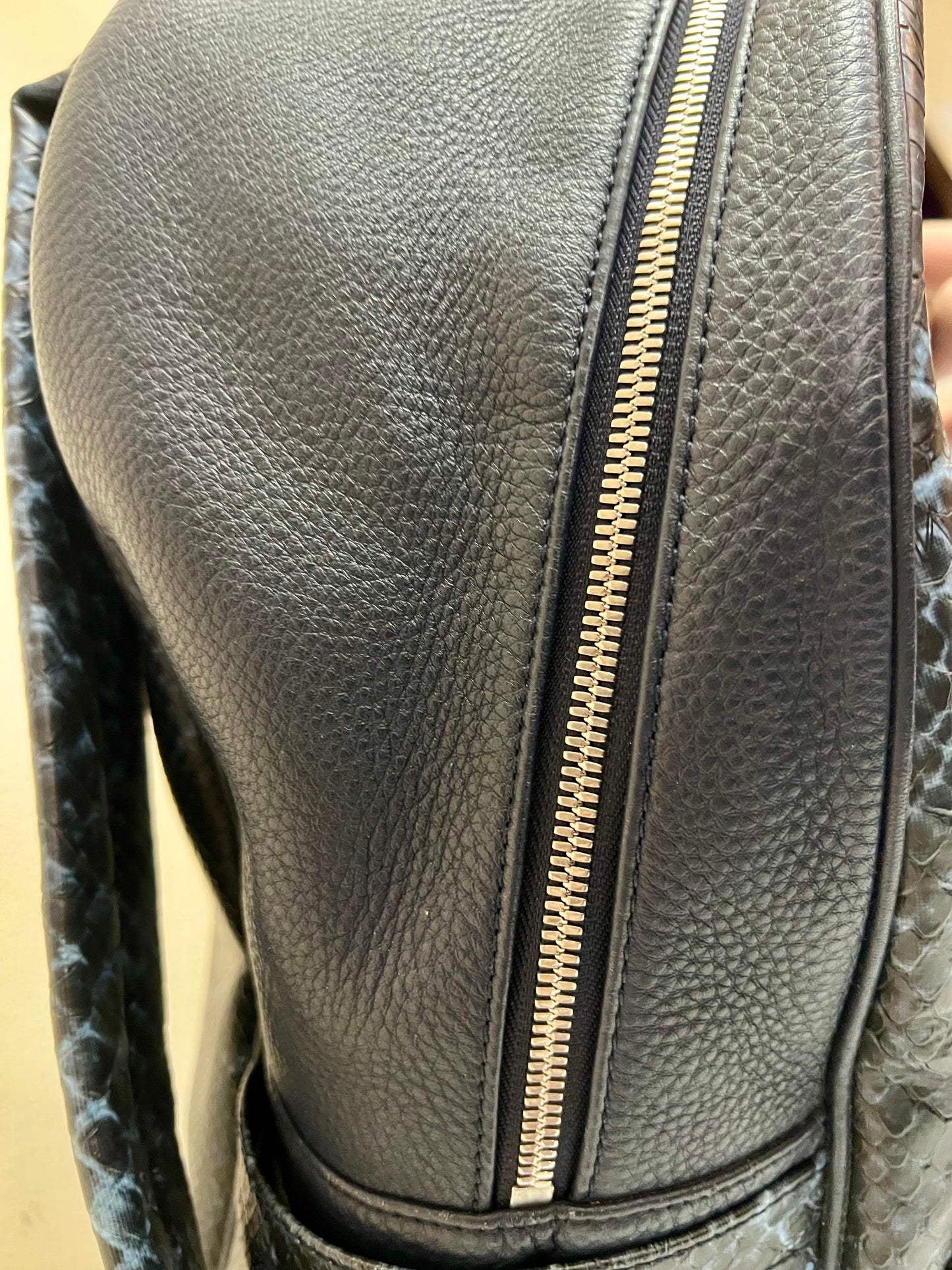 MCM BAGPACK SNAKESKIN LIMITED EDITION BLUE