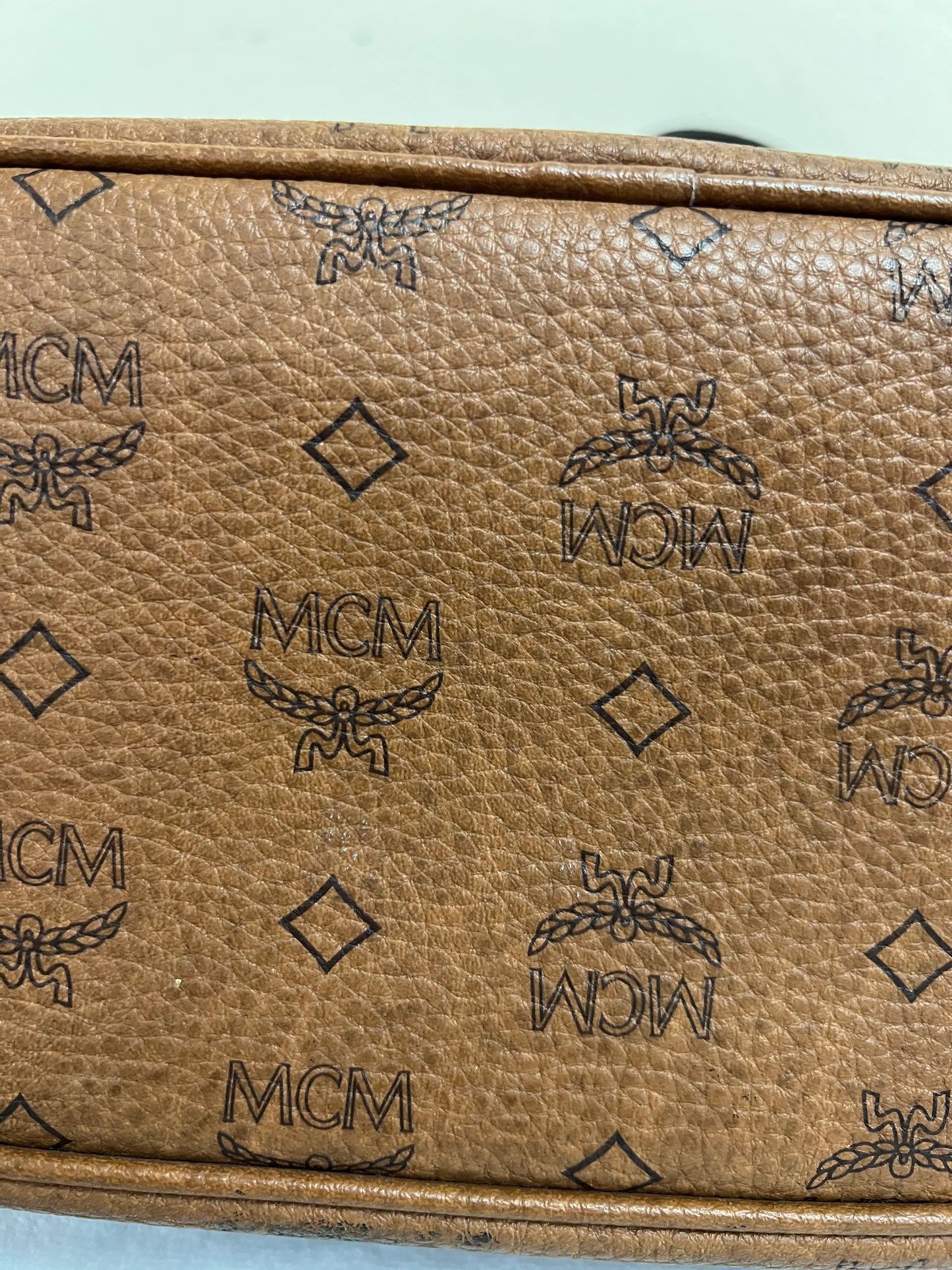 MCM CHOCO TOTE W/ BONE MM