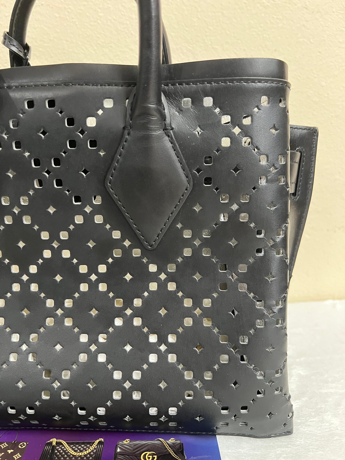 MCM PORFORATED TOTE BLACK
