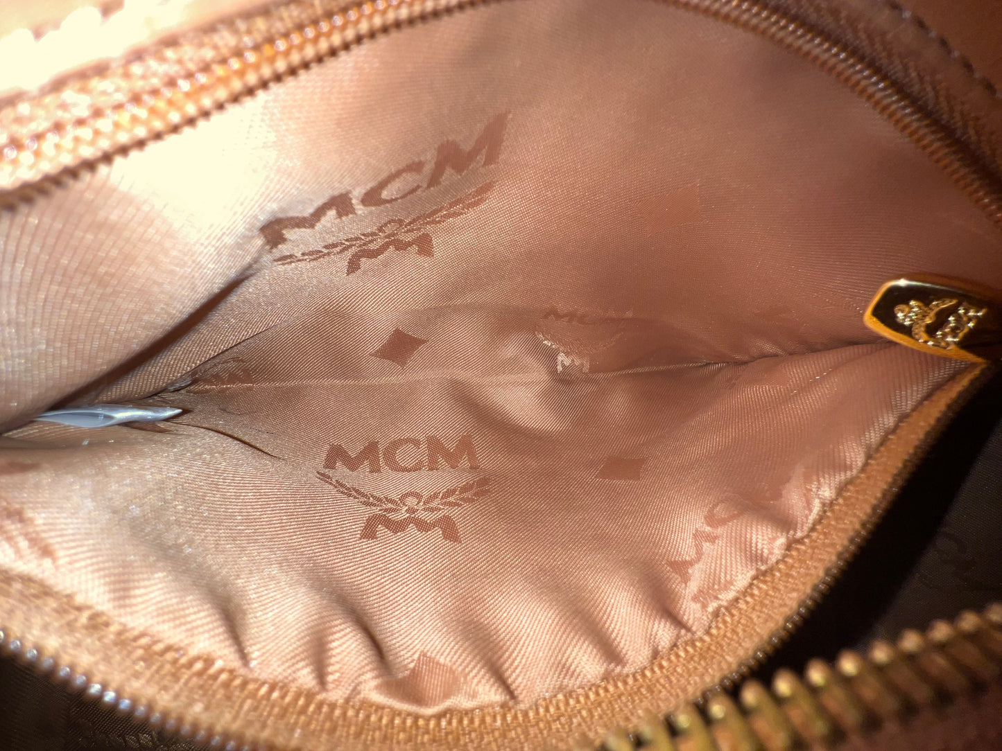 MCM COGNAC BOSTON 20 w/ STRAP
