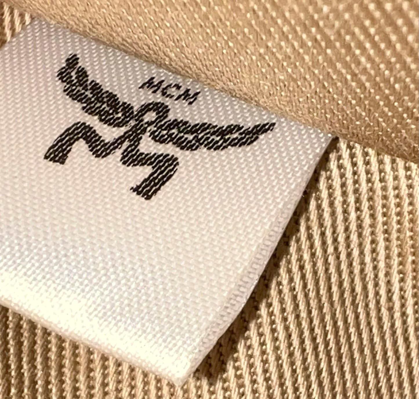 MCM AREN MESSENGER BAG