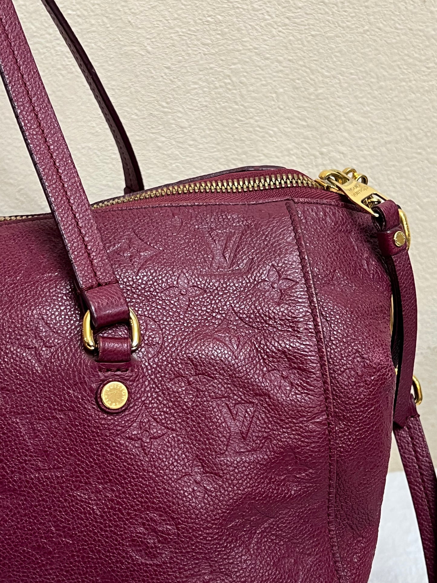 LUMINEUSE EMPRIENTE BURGUNDY