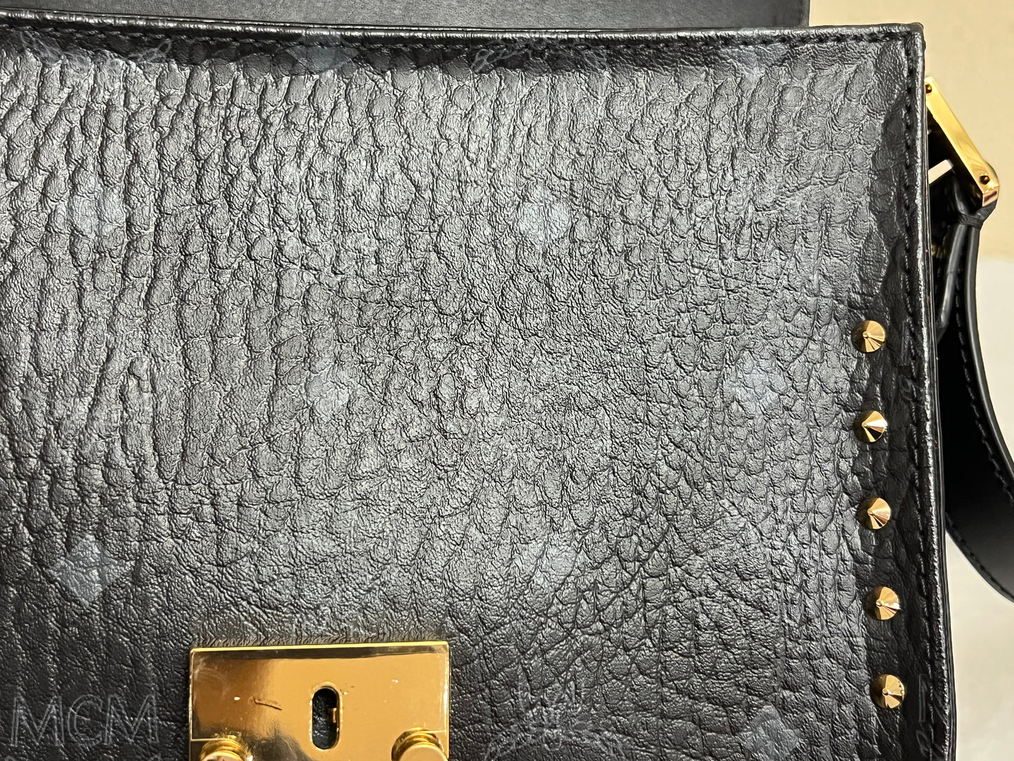 MCM PATRICIA STUDDED BLACK