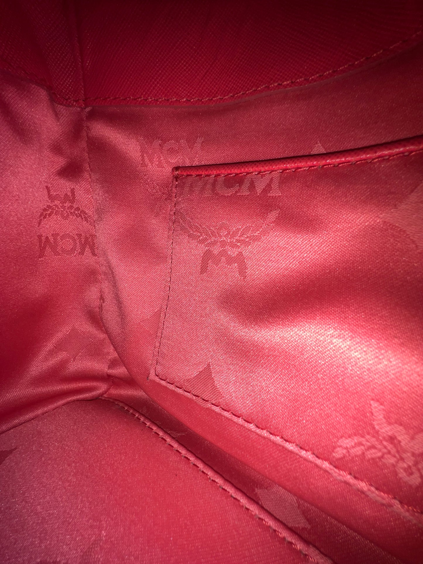 MCM SAFFIANO RED
