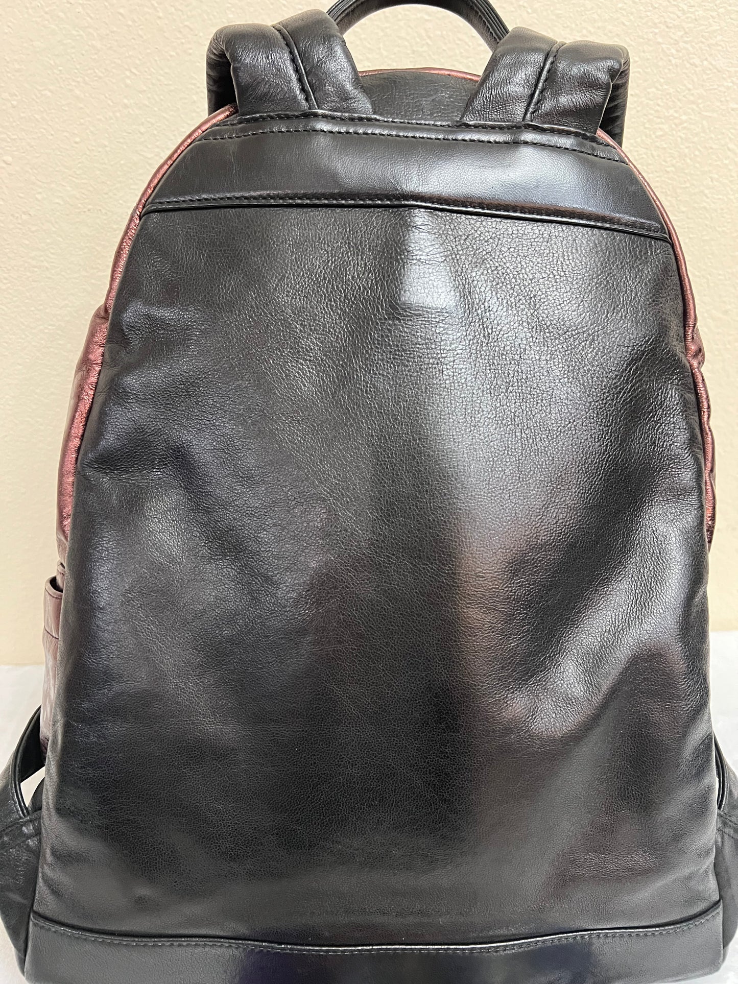 MCM BAGPACK MAROON METALLIC LEATHER