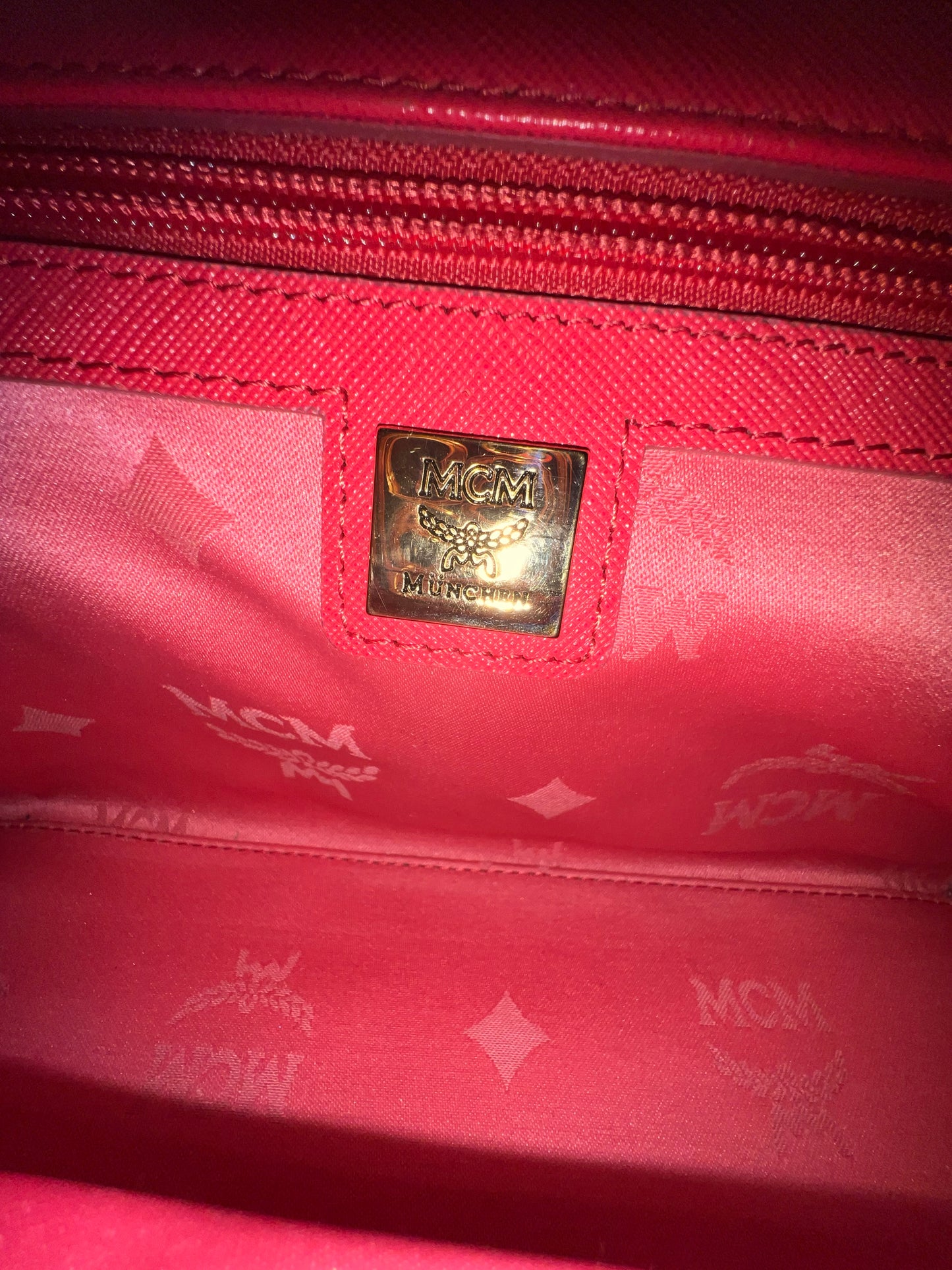 MCM SAFFIANO RED