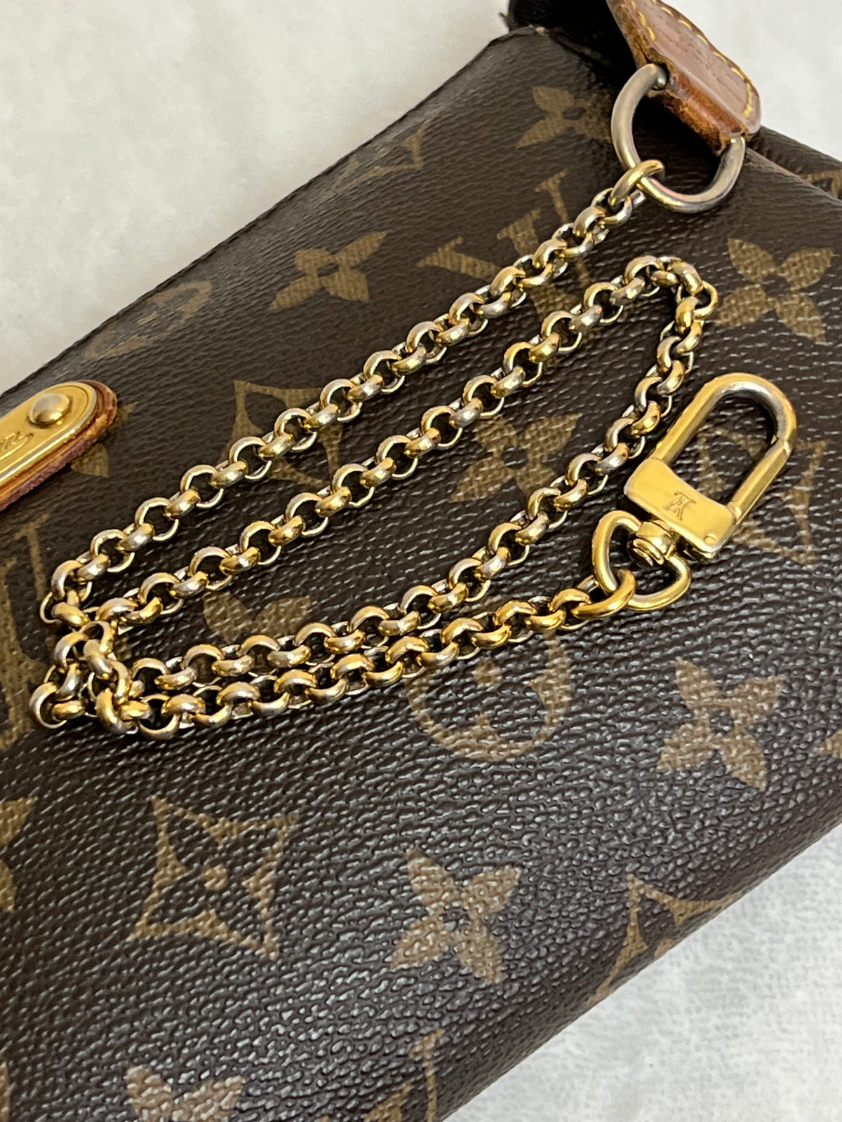 EVA MONOGRAM