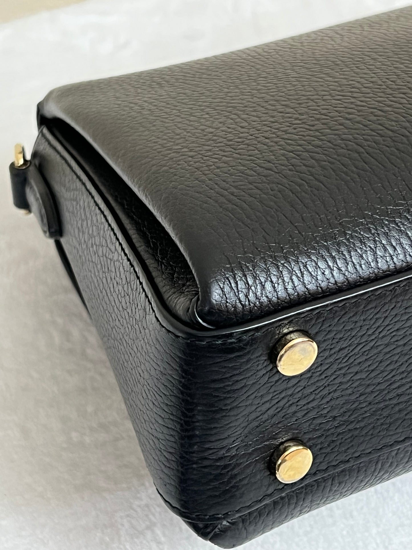 INTERLOCKING TOP HANDLE BLACK
