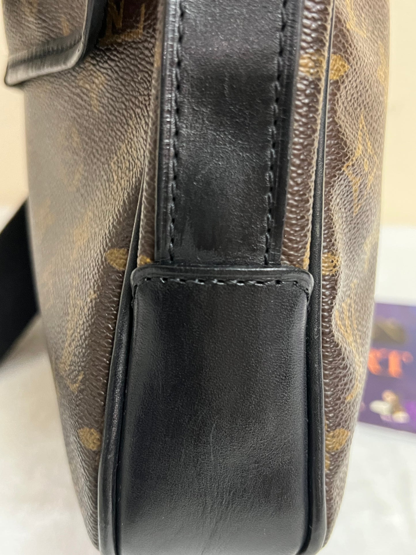 MACASAR CROSSBODY