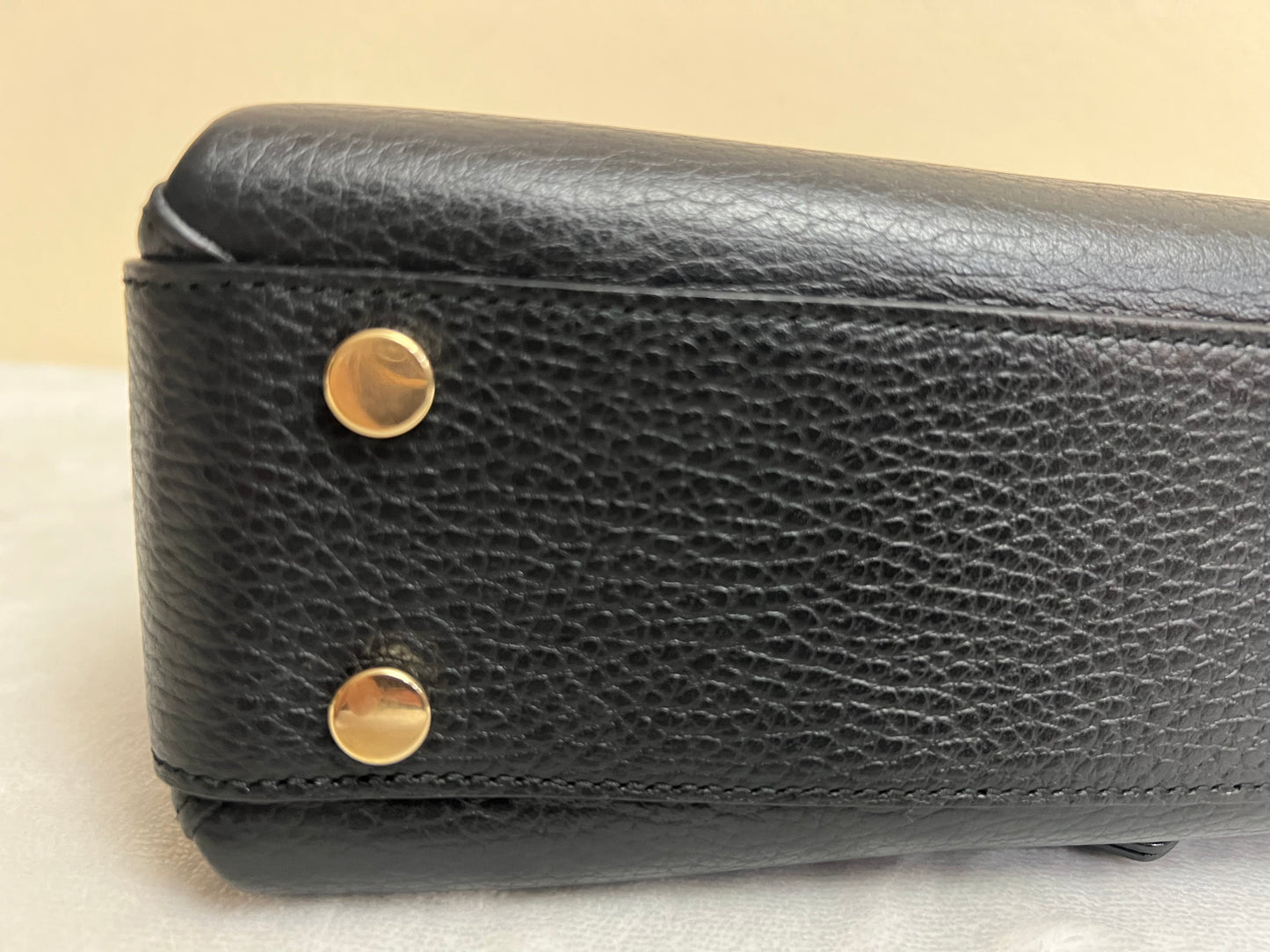 INTERLOCKING BLACK SHW 2