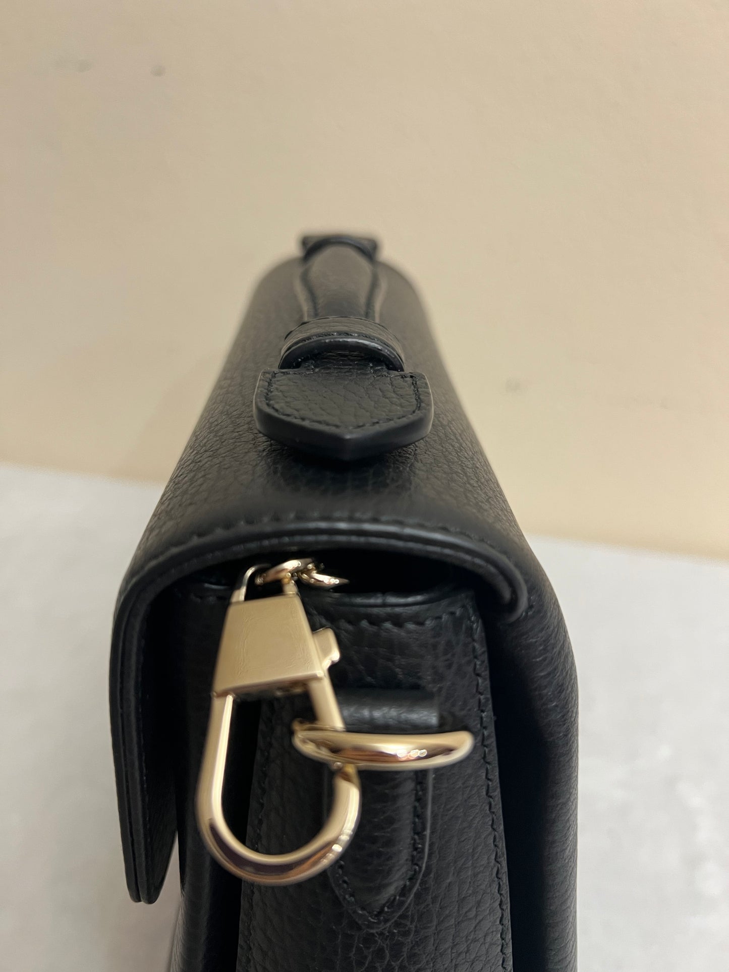 INTERLOCKING BLACK SHW 2