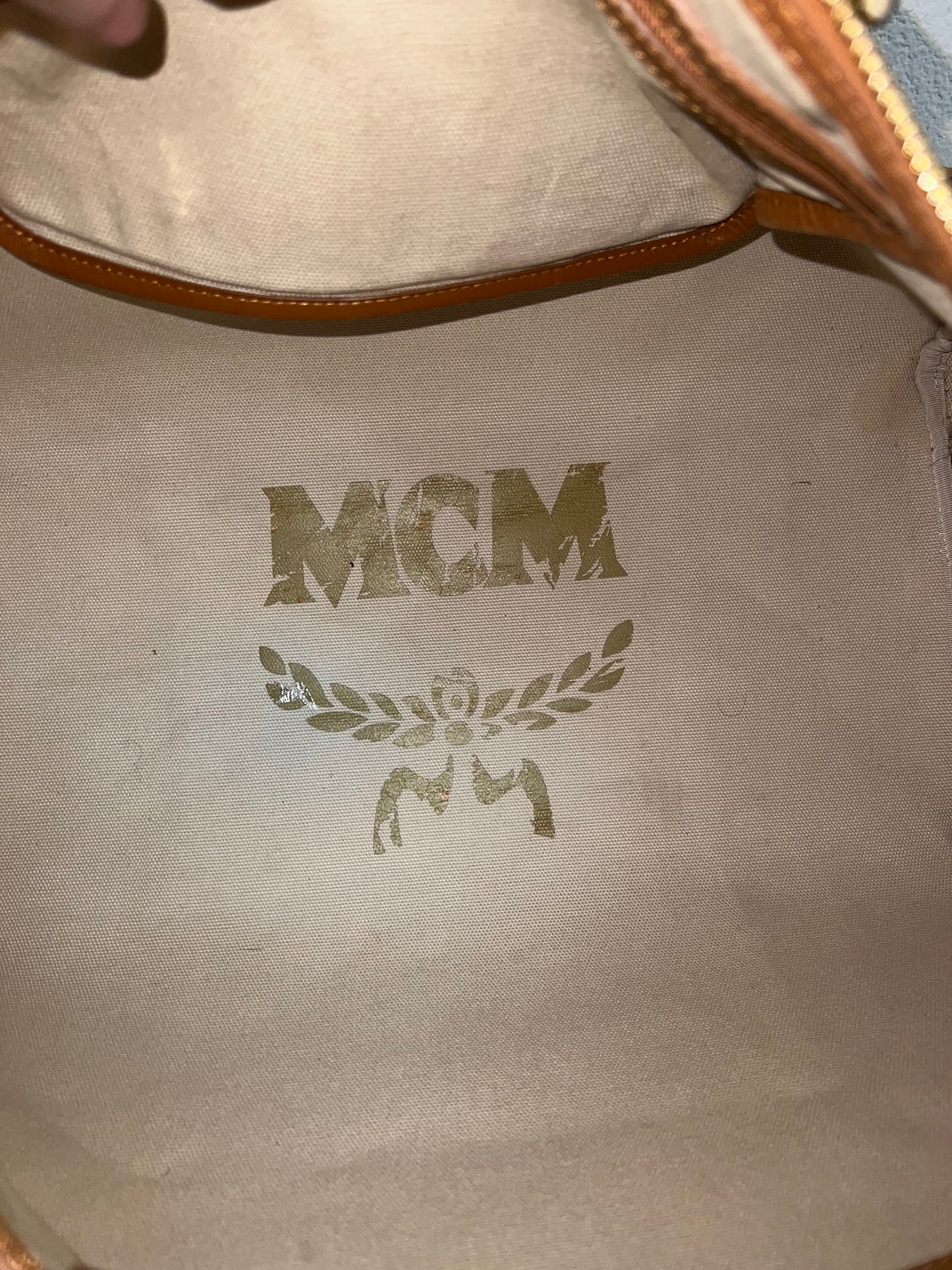 MCM DUFFLE 40 COGNAC