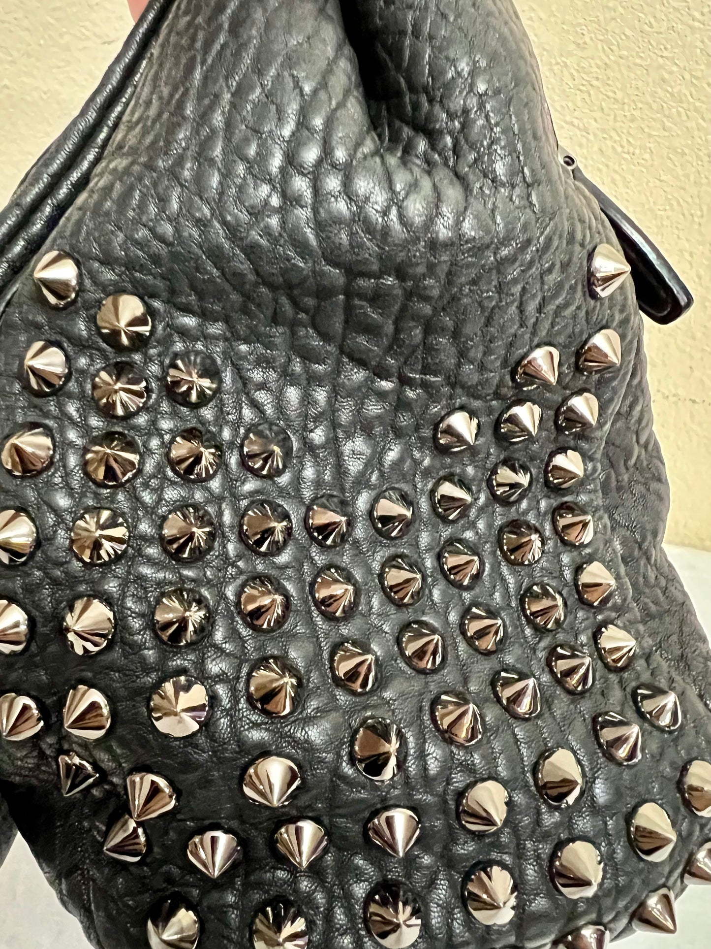 MCM 2WAY STUDS LTD BLACK
