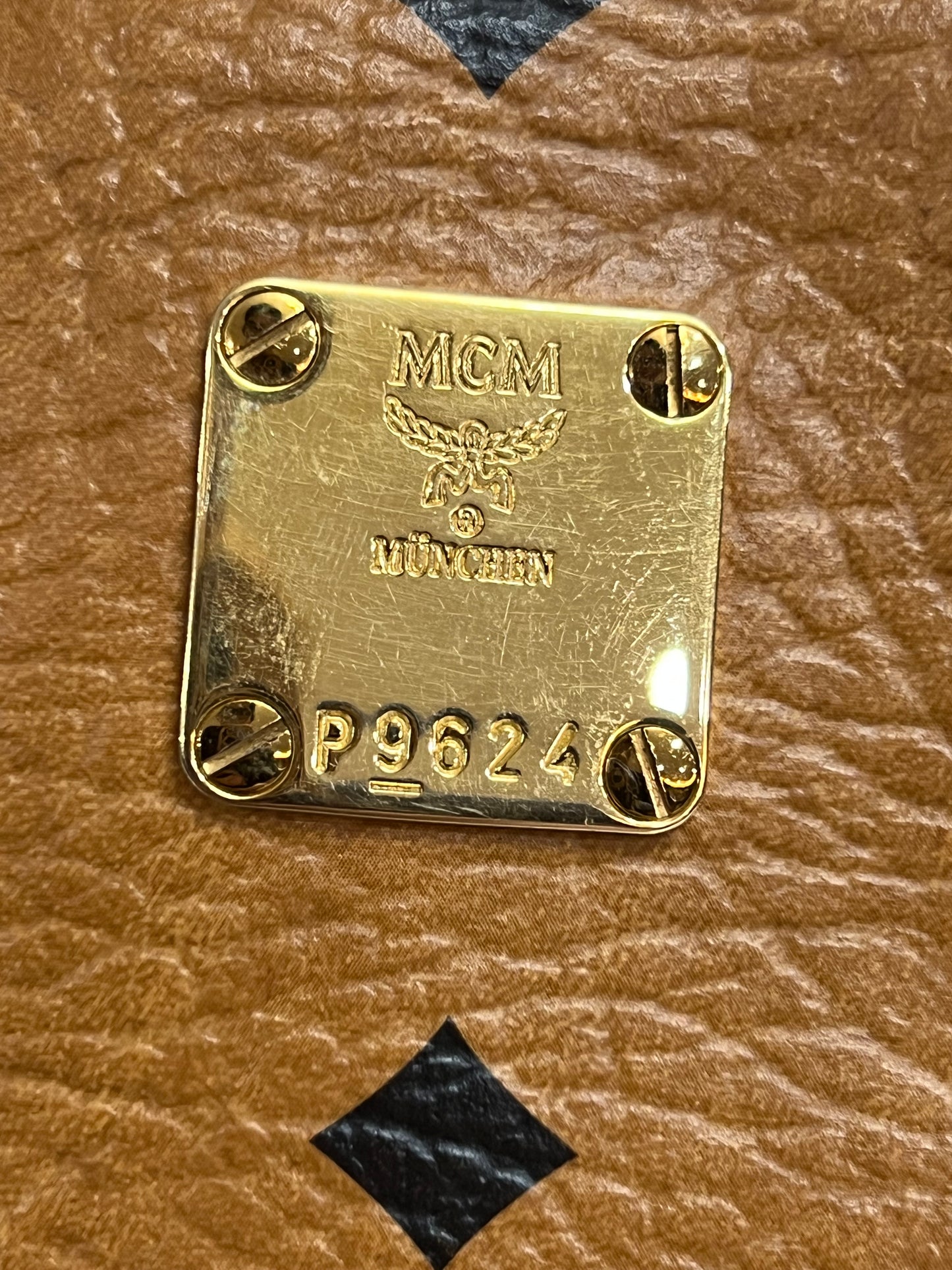 MCM COGNAC BOSTON 20 w/ STRAP