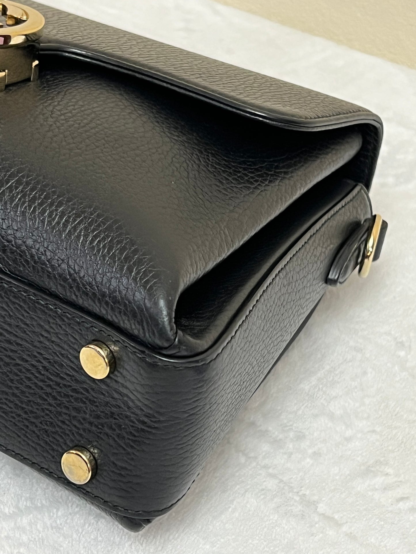 INTERLOCKING TOP HANDLE BLACK