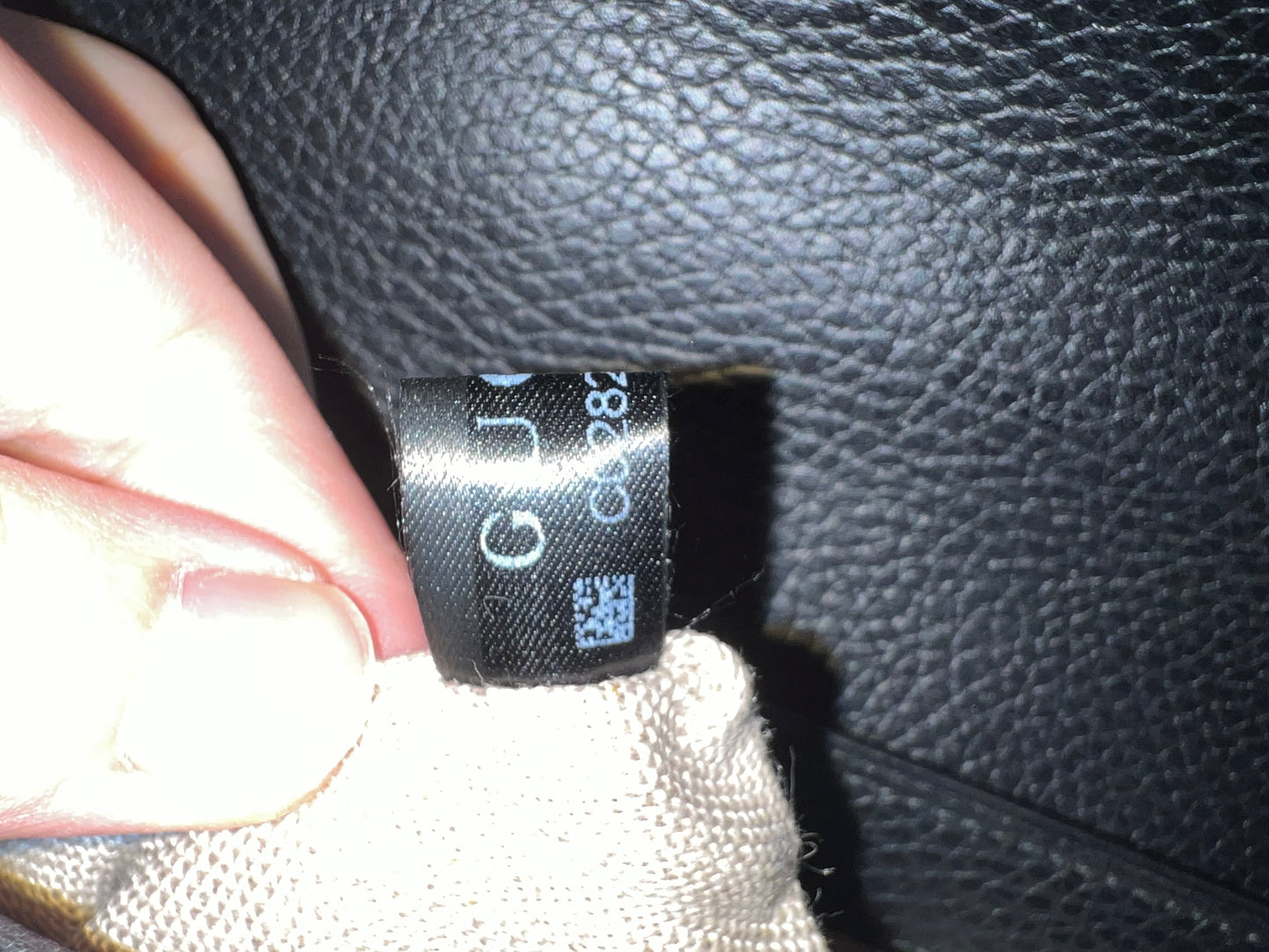 INTERLOCKING BLACK SHW 2
